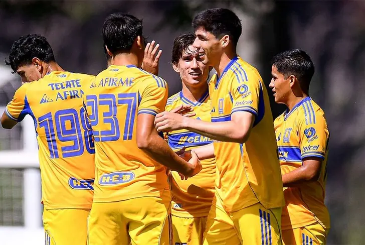 Ya son varios juveniles del conjunto los cuales se marchan.