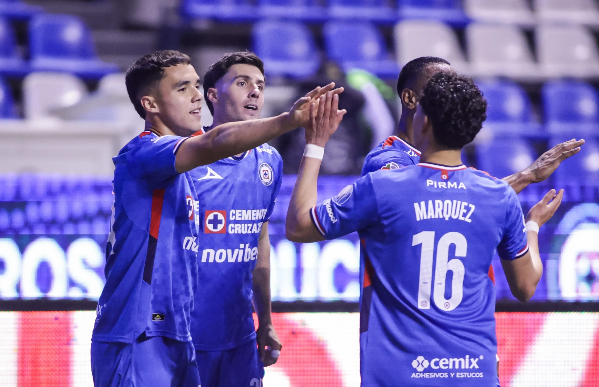 La máquina cementera obtuvo otros tres puntos en el Estadio Cuauhtémoc al derrotar al Puebla.