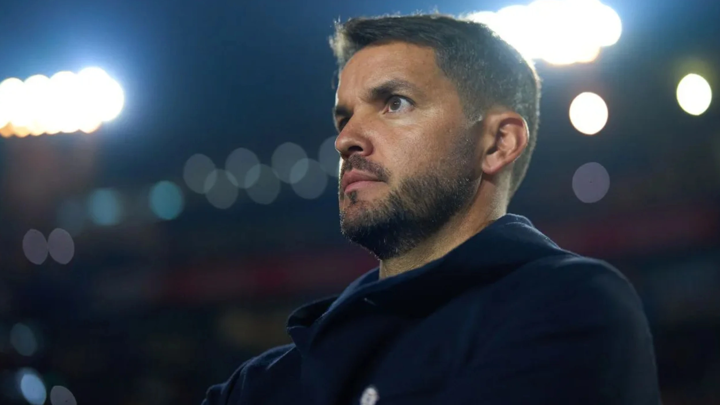 Nicolás Larcamón dirigiendo a Cruz Azul 